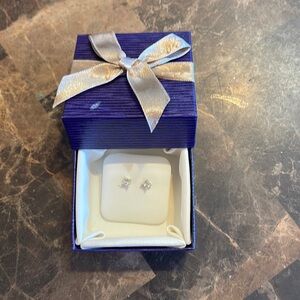 Stunning Square Diamond Solitaire Earrings 🥰🥰